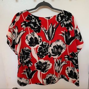 $10 SALE! Modern Floral SS Blouse Flowy Fabric 16
